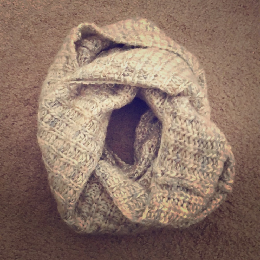 Aeropostale kbit scarf!